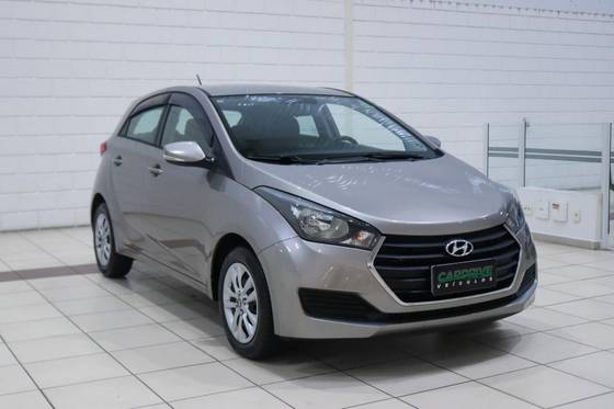 HYUNDAI HB20 1.6 COMFORT PLUS 16V FLEX 4P AUTOMÁTICO
